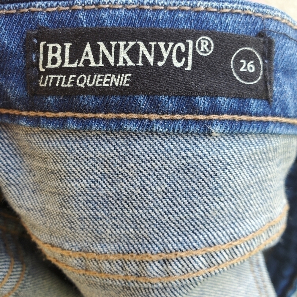Blank NYC Distressed Mid-Rise shorts Size 26 - Picture 6 of 6